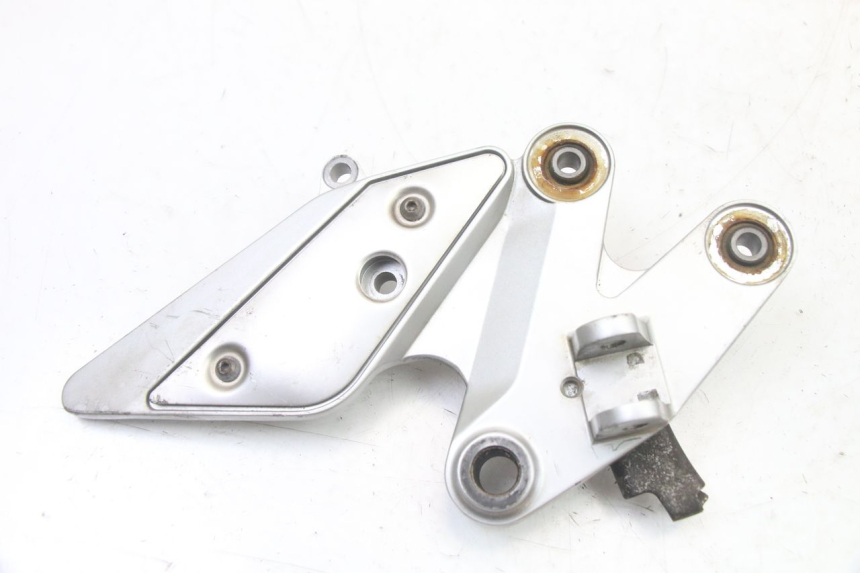 photo de SOPORTE ESTRIBERA DELANTERA DERECHA YAMAHA FZ6 FAZER S2 600 (2007 - 2011)
