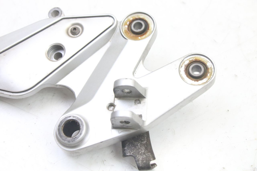 photo de SOPORTE ESTRIBERA DELANTERA DERECHA YAMAHA FZ6 FAZER S2 600 (2007 - 2011)