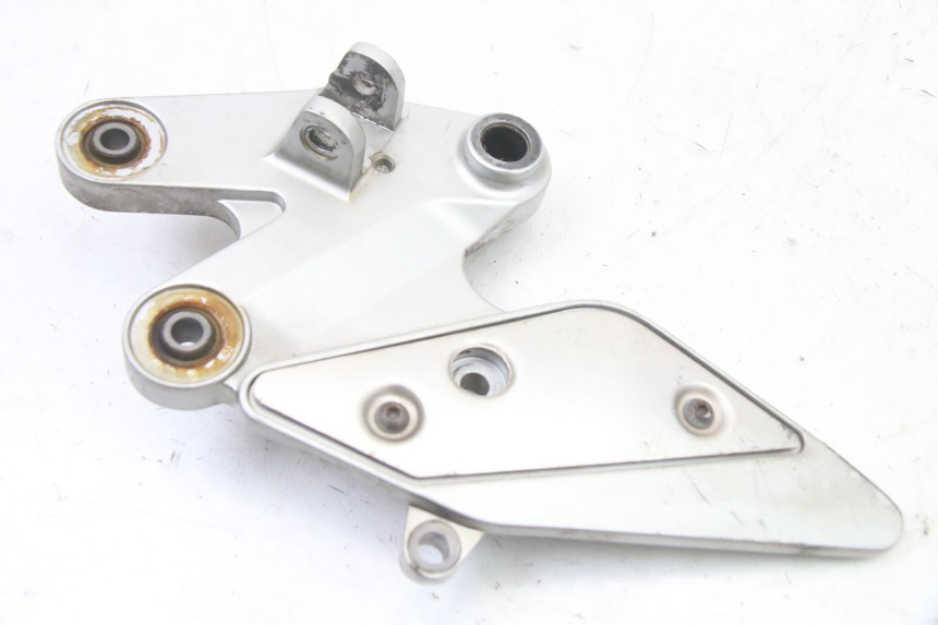 photo de SOPORTE ESTRIBERA DELANTERA DERECHA YAMAHA FZ6 FAZER S2 600 (2007 - 2011)
