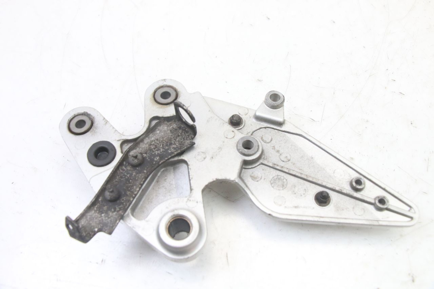 photo de SOPORTE ESTRIBERA DELANTERA DERECHA YAMAHA FZ6 FAZER S2 600 (2007 - 2011)
