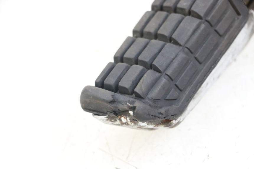 photo de SOPORTE ESTRIBERA DELANTERA DERECHA YAMAHA XJ F 900 (1983 - 1994)
