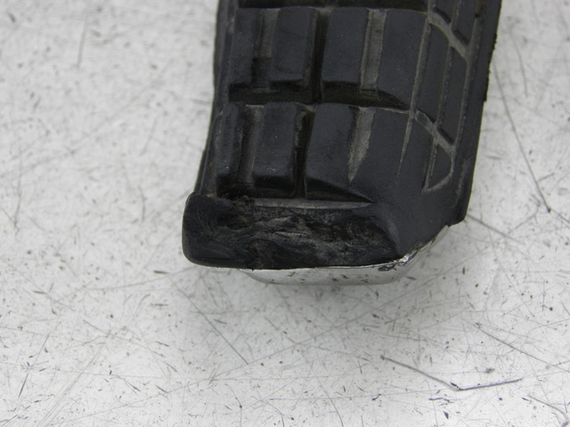 photo de SOPORTE ESTRIBERA DELANTERA DERECHA YAMAHA XJ F 900 (1983 - 1994)