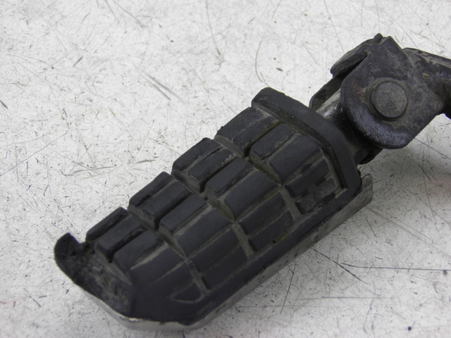photo de SOPORTE ESTRIBERA DELANTERA DERECHA YAMAHA XJ F 900 (1983 - 1994)