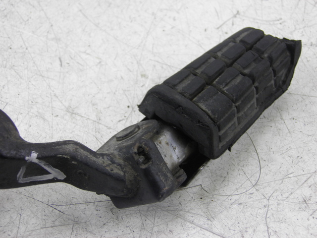 photo de SOPORTE ESTRIBERA DELANTERA DERECHA YAMAHA XJ F 900 (1983 - 1994)