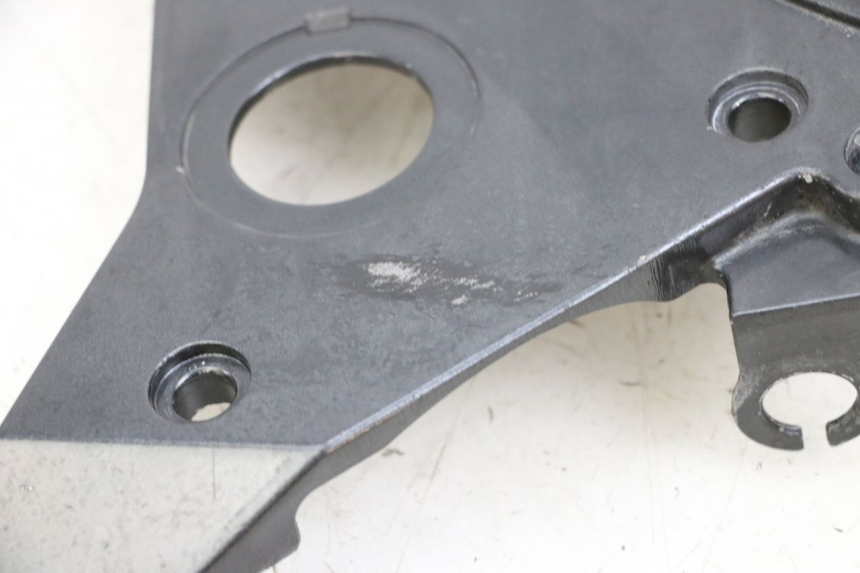 photo de SOPORTE ESTRIBERA DELANTERA DERECHA KAWASAKI ZR 7 750 (1999 - 2001) - Primer plano técnico