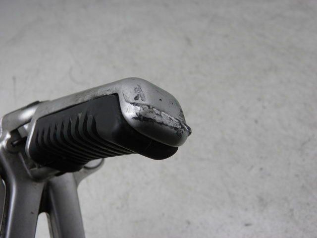 photo de SOPORTE ESTRIBERA DELANTERA IZQUIERDA DUCATI ST3 ABS 992 (2006 - 2007)