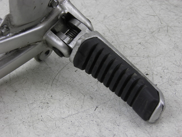 photo de SOPORTE ESTRIBERA DELANTERA IZQUIERDA DUCATI ST3 ABS 992 (2006 - 2007)