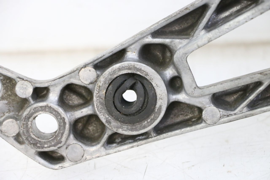 photo de SOPORTE ESTRIBERA DELANTERA IZQUIERDA YAMAHA FJ 36Y 1100 (1984 - 1985)