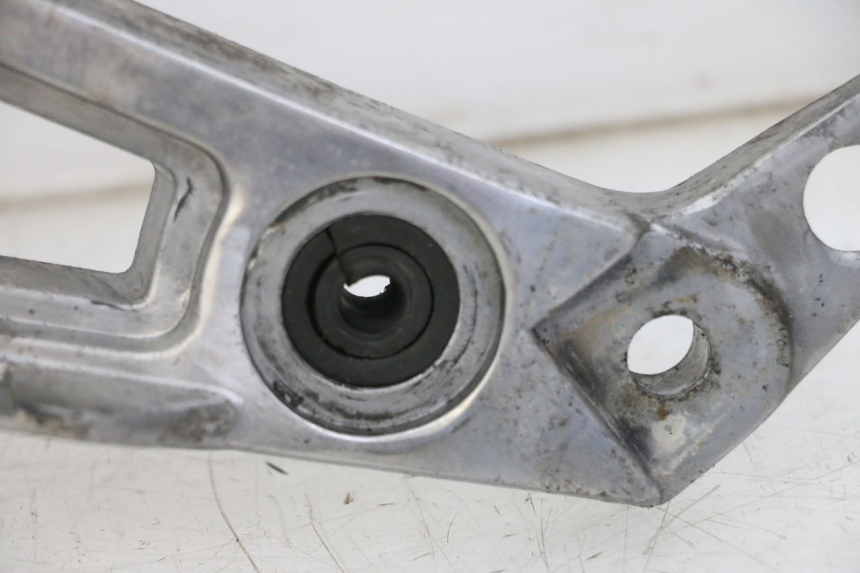 photo de SOPORTE ESTRIBERA DELANTERA IZQUIERDA YAMAHA FJ 36Y 1100 (1984 - 1985)