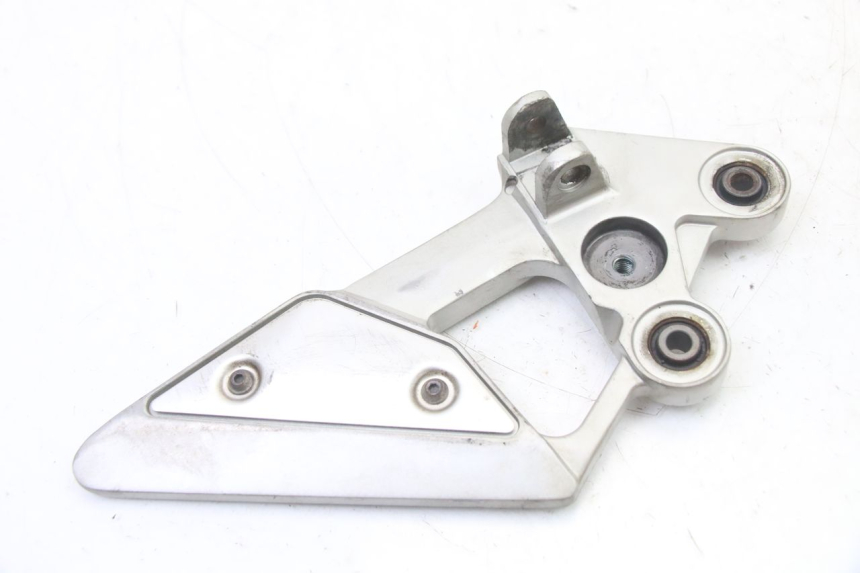 photo de SOPORTE ESTRIBERA DELANTERA IZQUIERDA YAMAHA FZ6 FAZER S2 600 (2007 - 2011)