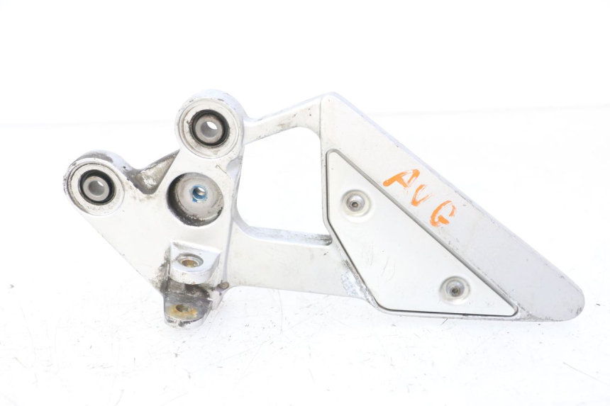 photo de SOPORTE ESTRIBERA DELANTERA IZQUIERDA YAMAHA FZ6 FAZER S2 600 (2007 - 2011)