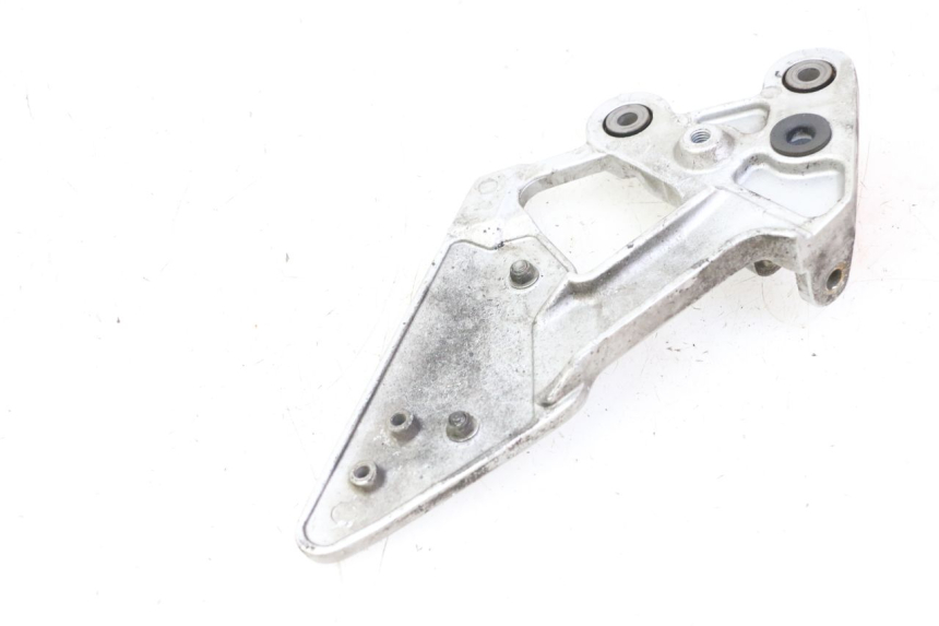 photo de SOPORTE ESTRIBERA DELANTERA IZQUIERDA YAMAHA FZ6 FAZER S2 600 (2007 - 2011)