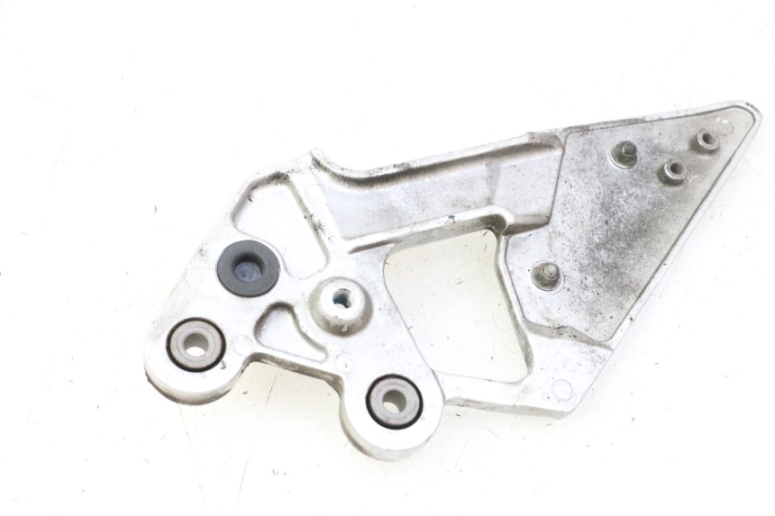 photo de SOPORTE ESTRIBERA DELANTERA IZQUIERDA YAMAHA FZ6 FAZER S2 600 (2007 - 2011)