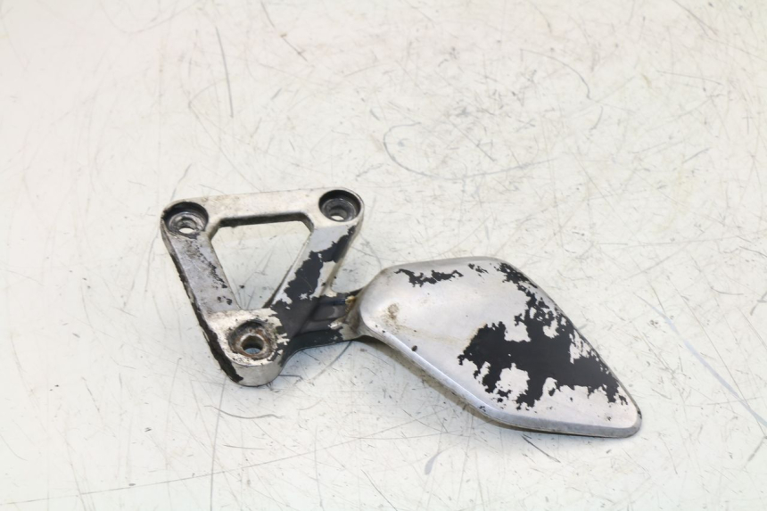 photo de PLATINA APOYA PIE DELANTERO IZQUIERDO YAMAHA FZS FAZER 600 (1998 - 2001)