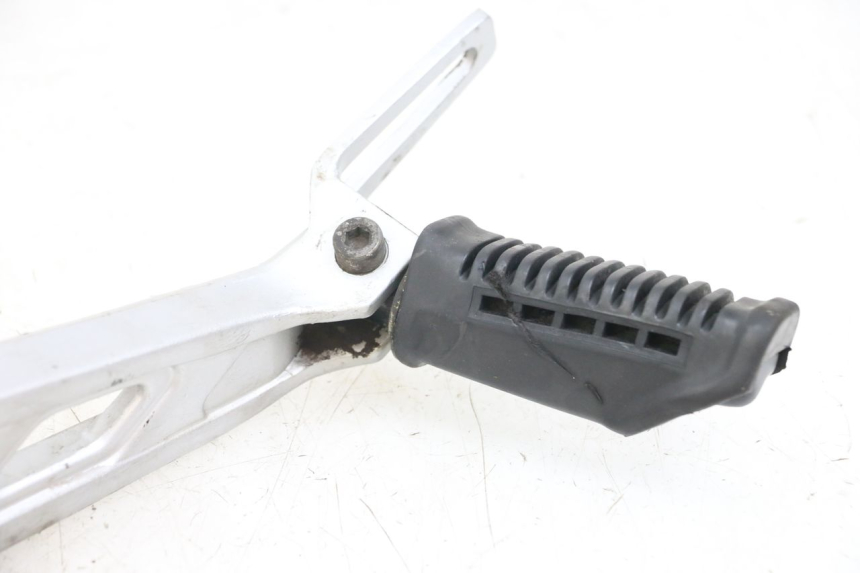photo de SOPORTE ESTRIBERA DELANTERA IZQUIERDA HYOSUNG GF 125 (2001 - 2005)