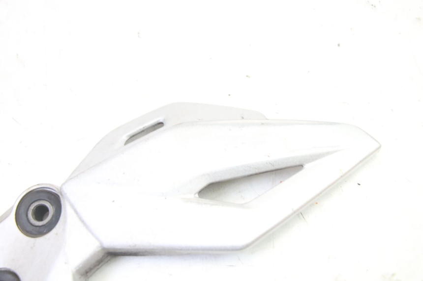 photo de SOPORTE ESTRIBERA DELANTERA IZQUIERDA SUZUKI GSR 750 (2011 - 2017)