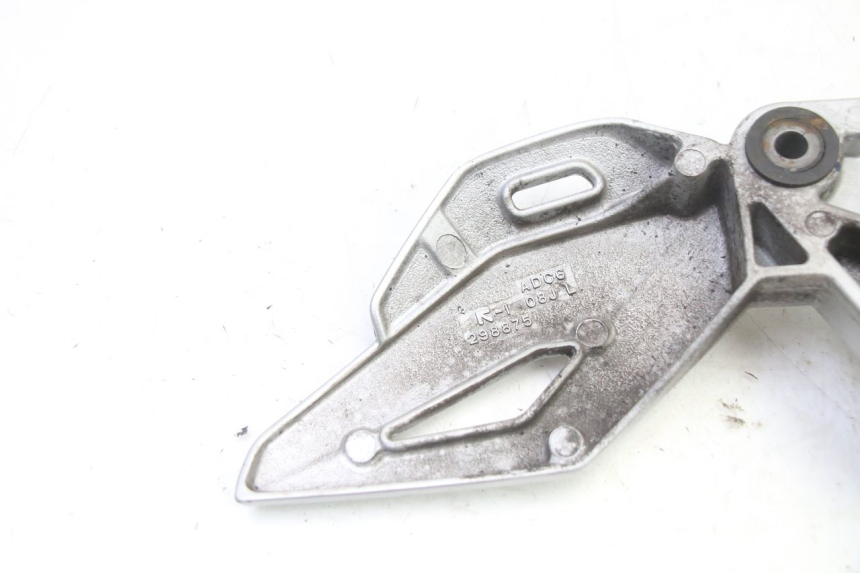 photo de SOPORTE ESTRIBERA DELANTERA IZQUIERDA SUZUKI GSR 750 (2011 - 2017)