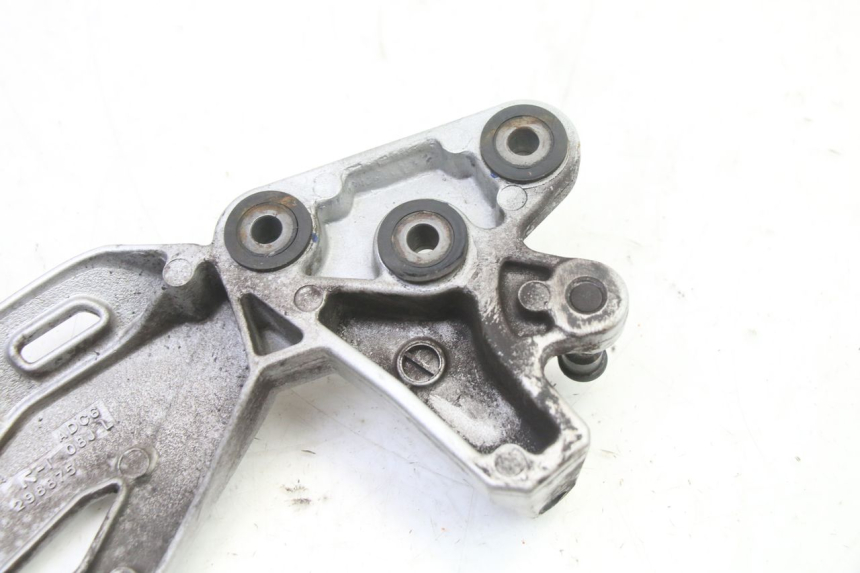 photo de SOPORTE ESTRIBERA DELANTERA IZQUIERDA SUZUKI GSR 750 (2011 - 2017)