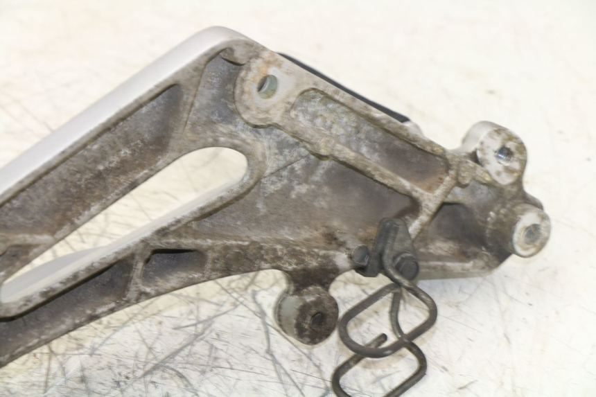 photo de SOPORTE ESTRIBERA DELANTERA IZQUIERDA HONDA NTV DEAUVILLE 650 (2001 - 2006)