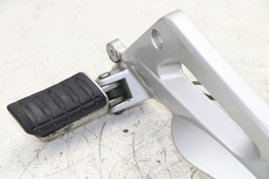 photo de SOPORTE ESTRIBERA DELANTERA IZQUIERDA HONDA NTV DEAUVILLE 650 (2001 - 2006)