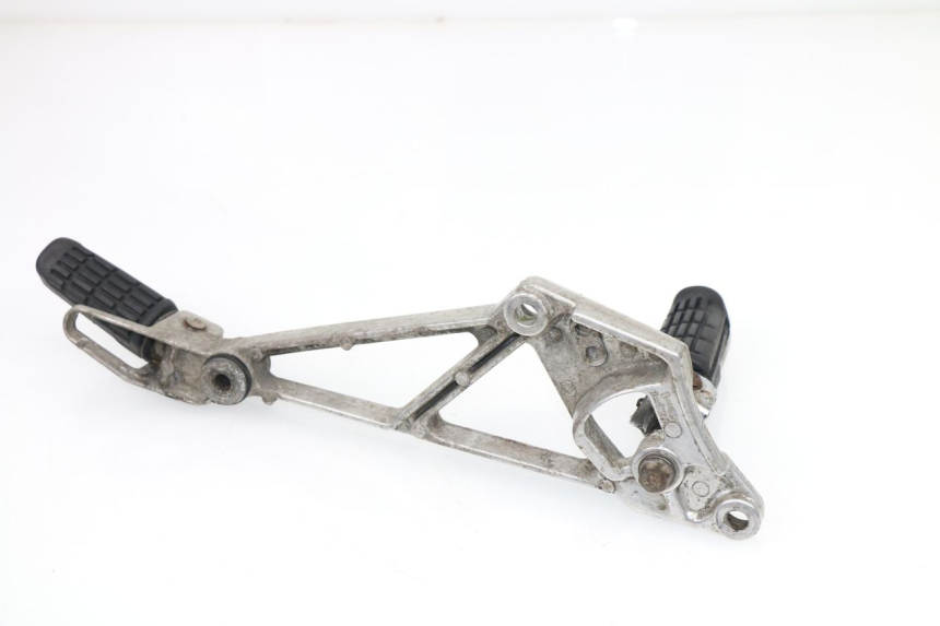 photo de SOPORTE ESTRIBERA DELANTERA IZQUIERDA HONDA VF 1000 (1984 - 1988)