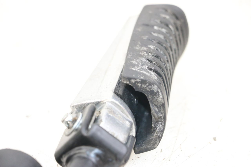 photo de SOPORTE ESTRIBERA DELANTERA IZQUIERDA KYMCO K-PW K-PIPE 50 (2012 - 2017)