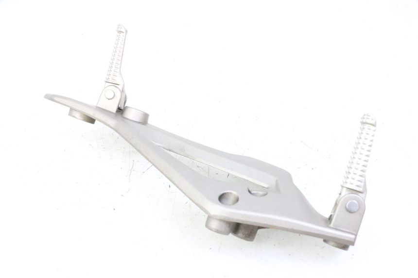 photo de SOPORTE ESTRIBERA DELANTERA IZQUIERDA KIDEN KD125-G 125 (2018 - 2022)