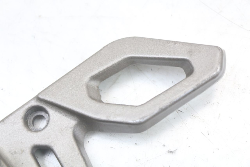photo de SOPORTE ESTRIBERA DELANTERA IZQUIERDA MASAI SCRAMBLER SPORT 125 (2021 - 2025)