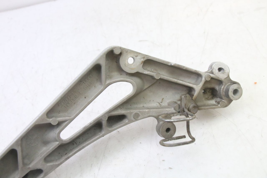 photo de SOPORTE ESTRIBERA DELANTERA IZQUIERDA HONDA NTV DEAUVILLE 650 (2001 - 2006)