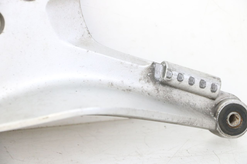 photo de SOPORTE ESTRIBERA DELANTERA IZQUIERDA HONDA ST PAN EUROPEAN 1300 (2002 - 2013)