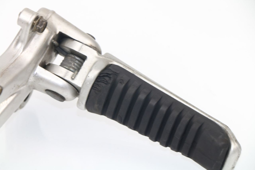 photo de SOPORTE ESTRIBERA DELANTERA IZQUIERDA DUCATI ST2 944 (1997 - 2003)