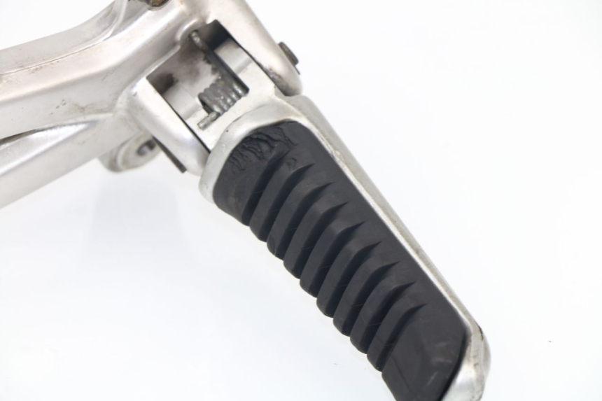 photo de SOPORTE ESTRIBERA DELANTERA IZQUIERDA DUCATI ST2 944 (1997 - 2003)