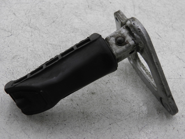 photo de SOPORTE ESTRIBERA DELANTERA IZQUIERDA SUZUKI GS GSE 500 (2001 - 2003)