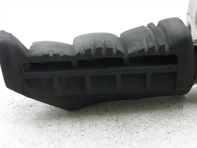 photo de SOPORTE ESTRIBERA DELANTERA IZQUIERDA SUZUKI GS GSE 500 (2001 - 2003)