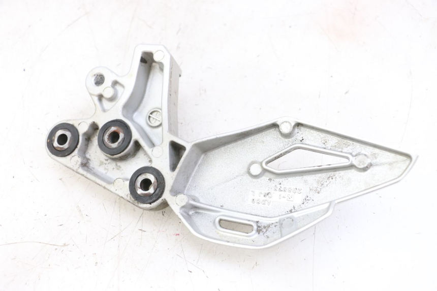 photo de SOPORTE ESTRIBERA DELANTERA IZQUIERDA SUZUKI GSR 750 (2011 - 2017)