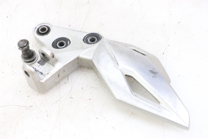 photo de SOPORTE ESTRIBERA DELANTERA IZQUIERDA SUZUKI GSR 750 (2011 - 2017)