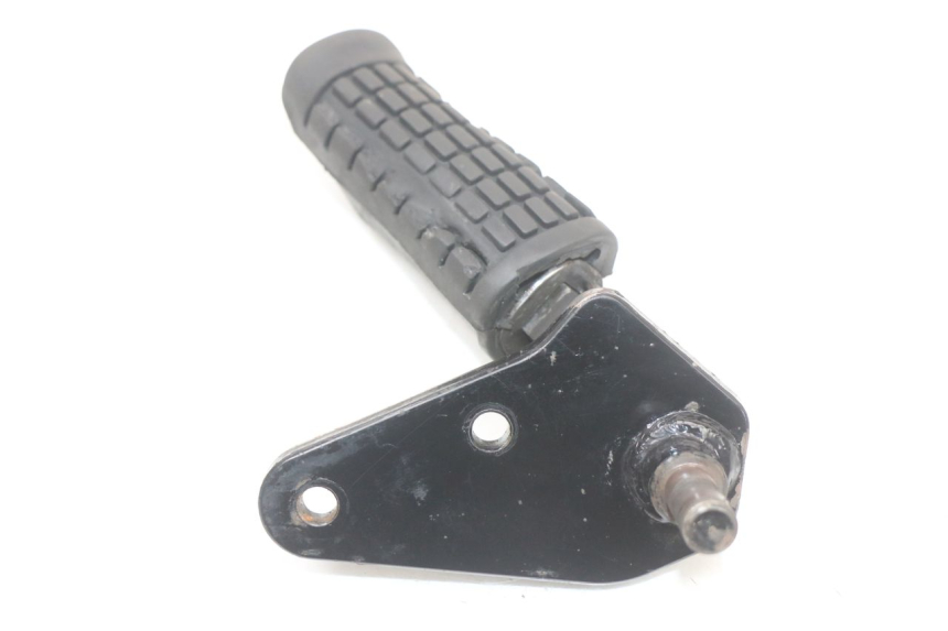 photo de SOPORTE ESTRIBERA DELANTERA IZQUIERDA SUZUKI GZ MARAUDER 125 (1998 - 2004)