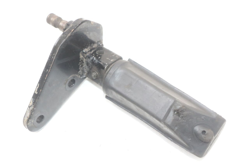 photo de SOPORTE ESTRIBERA DELANTERA IZQUIERDA SUZUKI GZ MARAUDER 125 (1998 - 2004)
