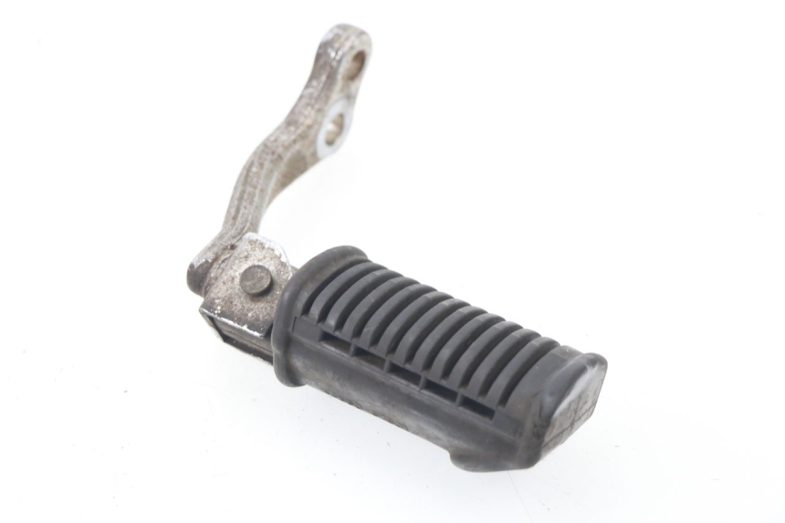 photo de SOPORTE ESTRIBERA DELANTERA IZQUIERDA SUZUKI TU X TUX VOLTY 125 (1999 - 2001)