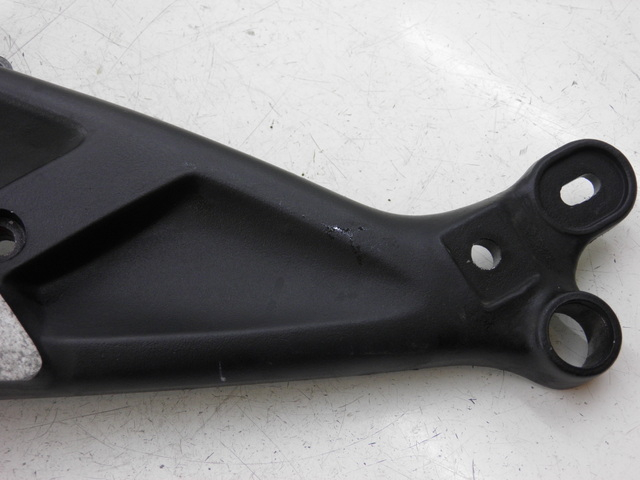 photo de SOPORTE ESTRIBERA DELANTERA IZQUIERDA TRIUMPH TROPHY 1200 (1996 - 2003)