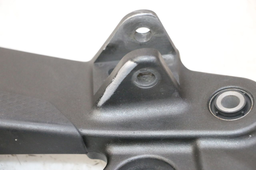 photo de SOPORTE ESTRIBERA DELANTERA IZQUIERDA YAMAHA XJ6 ABS 600 (2008 - 2016)