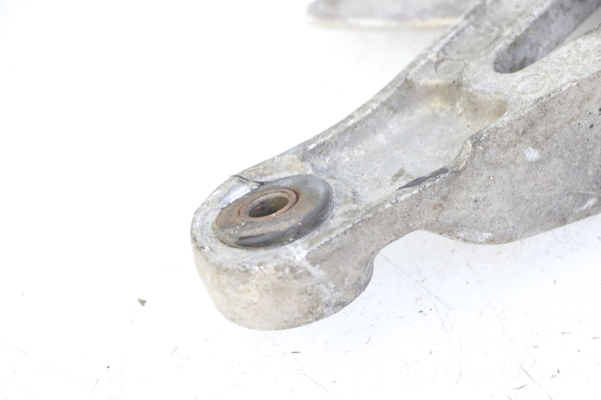 photo de SOPORTE ESTRIBERA DELANTERA IZQUIERDA YAMAHA XJN DIVERSION 600 (2000 - 2003)