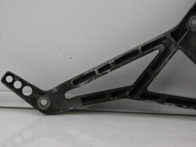 photo de SOPORTE ESTRIBERA DELANTERA IZQUIERDA YAMAHA FJ 3CX 1200 (1986 - 1996)