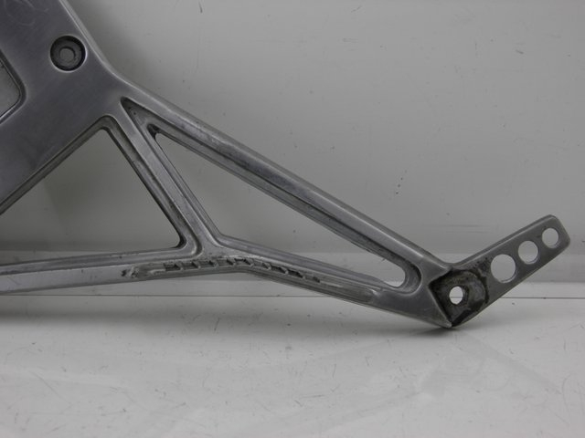 photo de SOPORTE ESTRIBERA DELANTERA IZQUIERDA YAMAHA FJ 3CX 1200 (1986 - 1996)