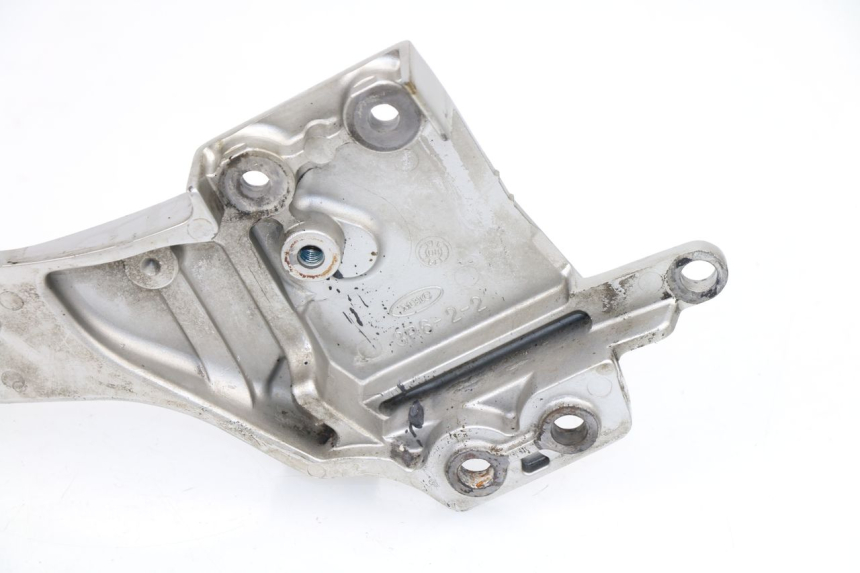 photo de PLATINA DE APOYO DELANTERO IZQUIERDO YAMAHA FJR ABS 1300 (2006 - 2012)