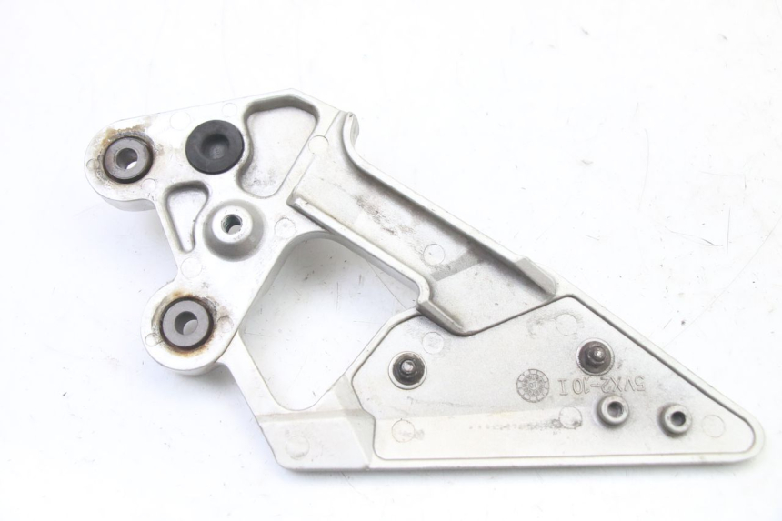 photo de SOPORTE ESTRIBERA DELANTERA IZQUIERDA YAMAHA FZ6 FAZER S2 600 (2007 - 2011)