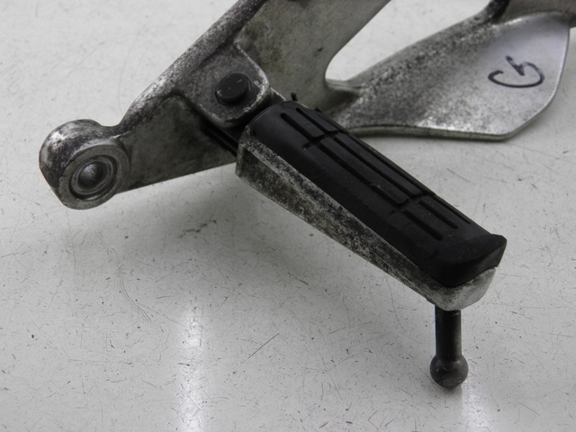 photo de SOPORTE ESTRIBERA DELANTERA IZQUIERDA YAMAHA TDM 900 (2004 - 2006) - Vista general del producto