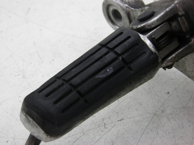 photo de SOPORTE ESTRIBERA DELANTERA IZQUIERDA YAMAHA TDM 900 (2004 - 2006) - Recambio usado revisado