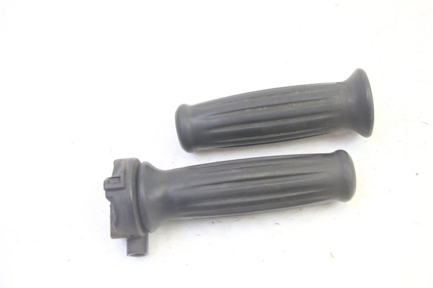 photo de PUñO DEL ACELERADOR PEUGEOT DJANGO 4T 50 (2014 - 2019) - Otra perspectiva