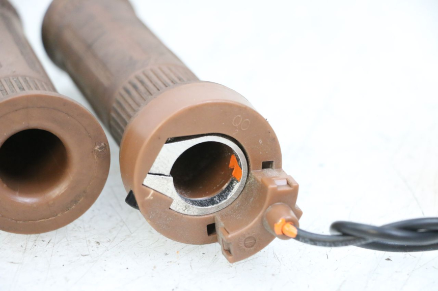 photo de ACELERADOR SEGWAY NINEBOT E125S 1 (2022 - 2026) - Primer plano técnico